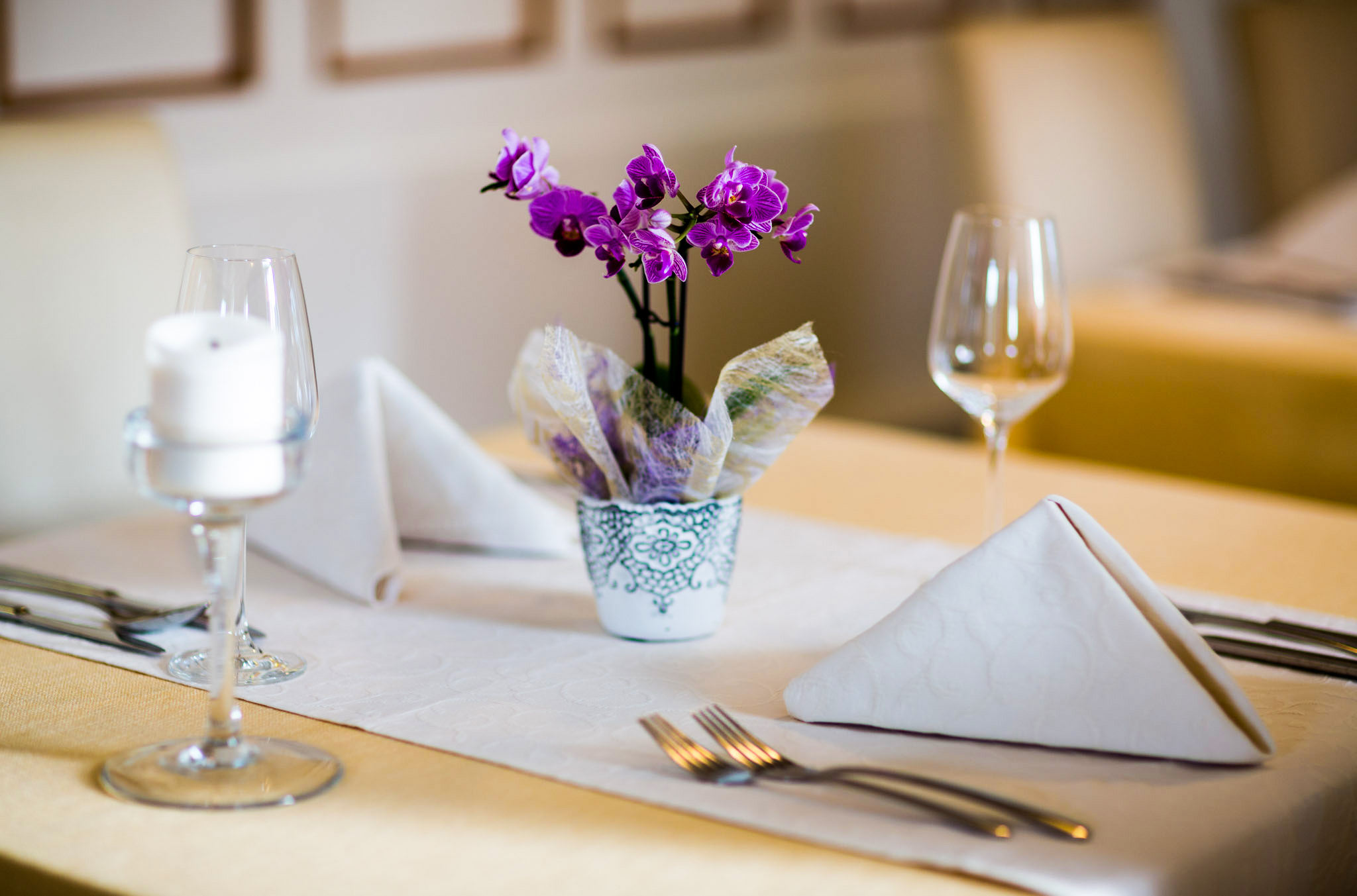 Restaurant Sala Thai Tisch.jpg